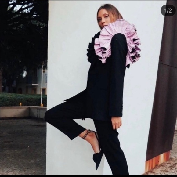 Zara Ruffled Blazer - Picture 2 of 4